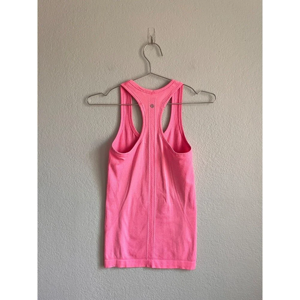 Lululemon Swiftly Racerback Tank in Pink Size US 2
